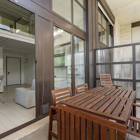 Elegant Loft With Balcony! Lägenhet Milano Exteriör bild