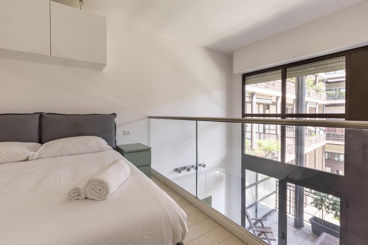 Elegant Loft With Balcony! Lägenhet Milano Exteriör bild
