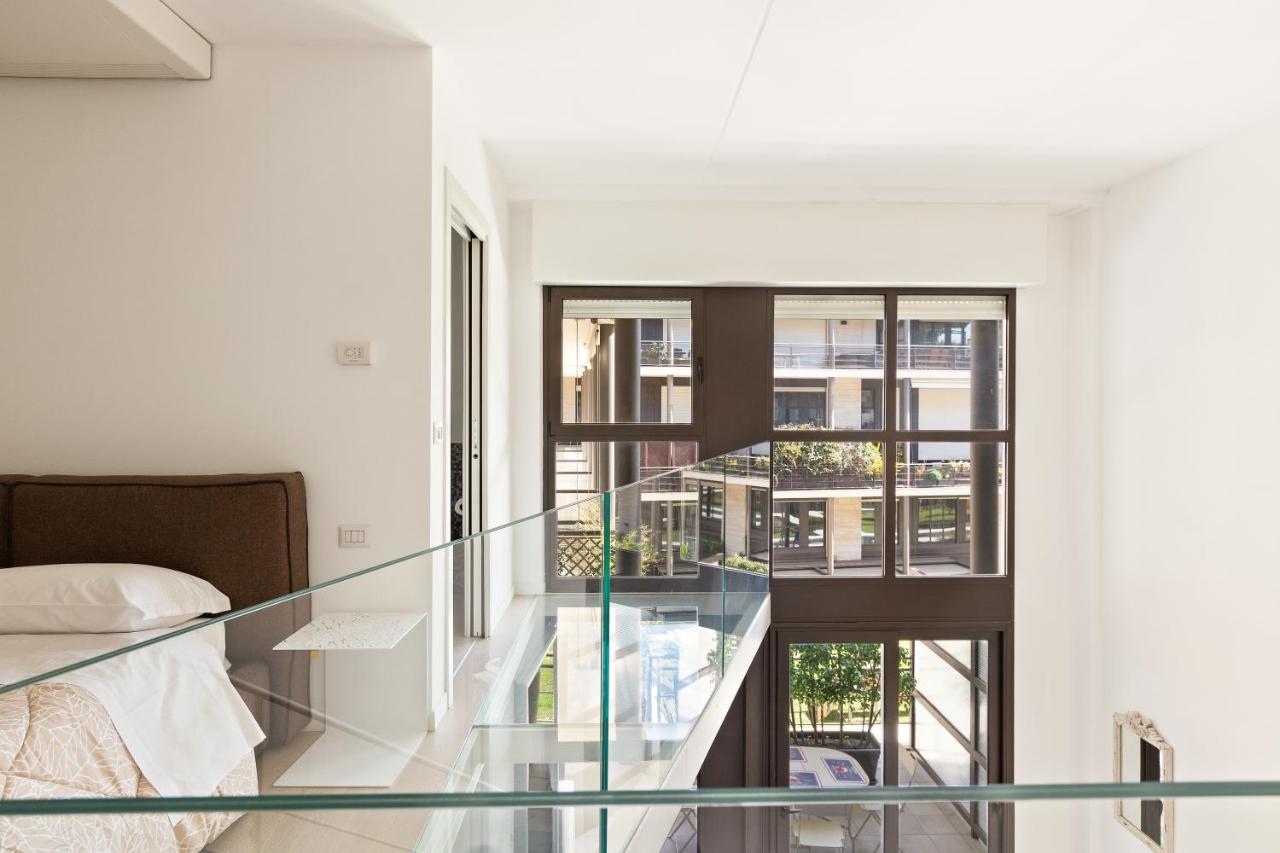 Elegant Loft With Balcony! Lägenhet Milano Exteriör bild